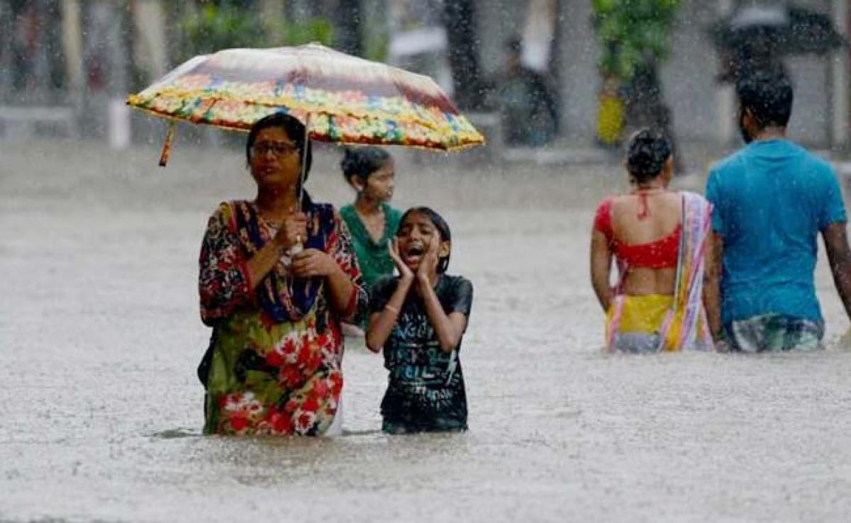 Mumbai rains: 3 died in Vikhroli